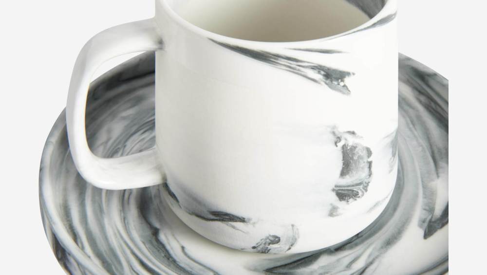 Tasse à café et soucoupe en porcelaine grise