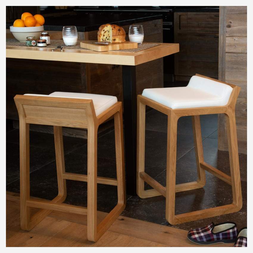 Tabouret de bar mi-haut en cuir – Blanc – Pieds chêne