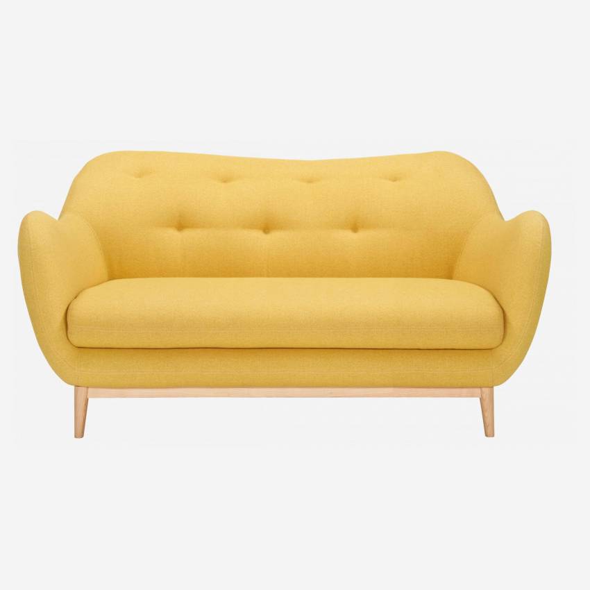 Sofá de tecido amarelo de 2 lugares - Design by Adrien Carvès