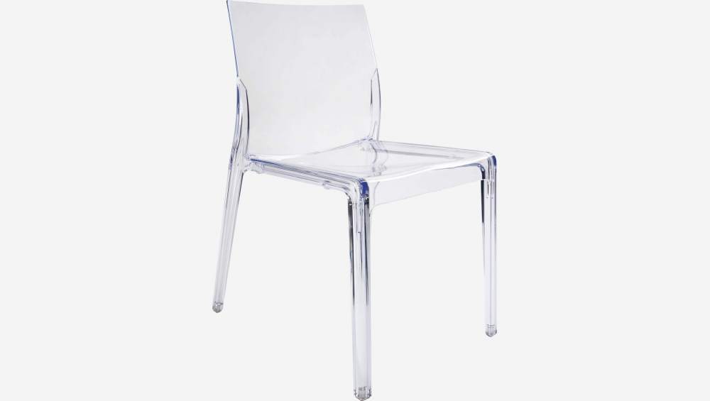Cadeira transparente de plástico