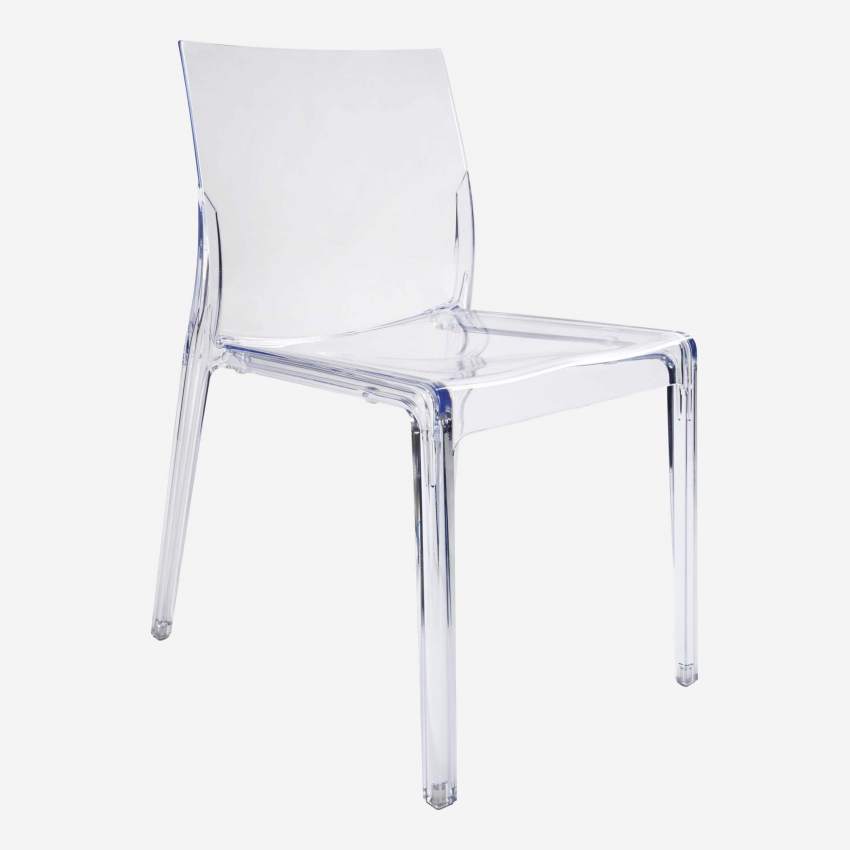 Cadeira transparente de plástico