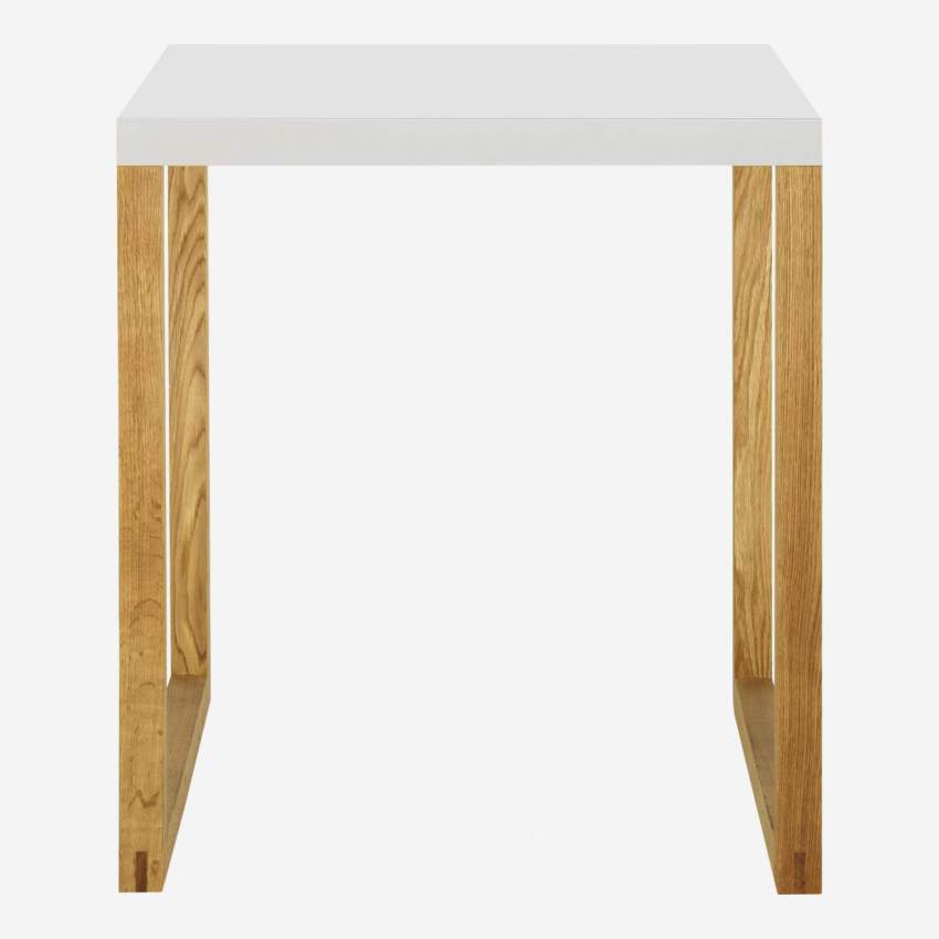 Quadratischer Tisch aus weiß lackiertem Stahl, Tischbeine aus Eiche