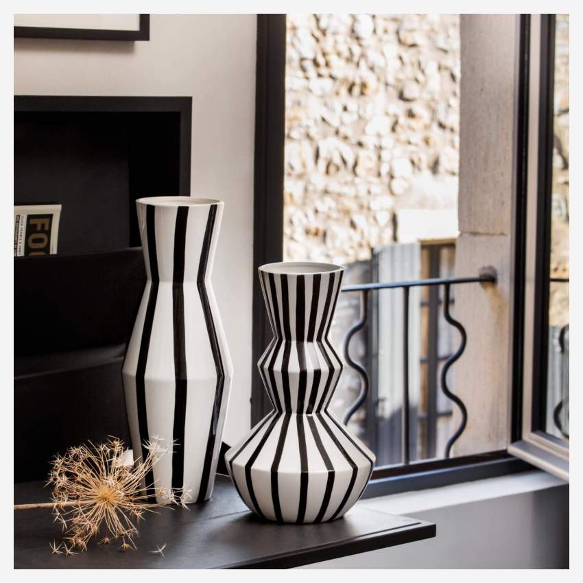 Vase aus Keramik - 18,3 x 46,5 cm - Schwarzes Streifenmuster