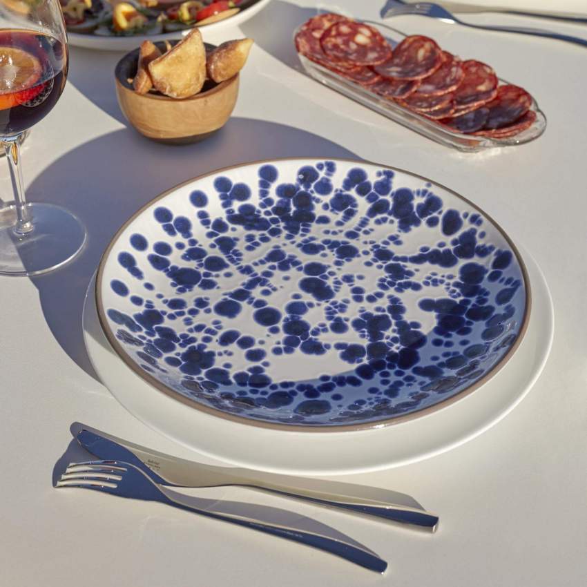Assiette plate 28cm en terracotta blanche et bleue