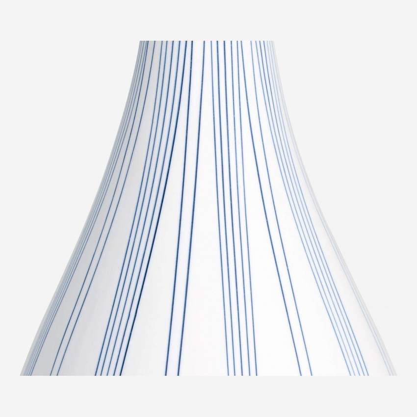 Jarro de porcelana - Linhas azuis