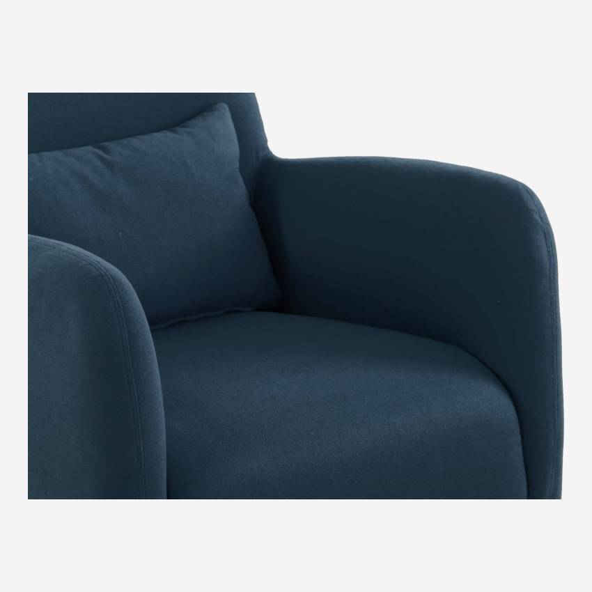 Sessel aus Stoff, blau, dunkle Füße