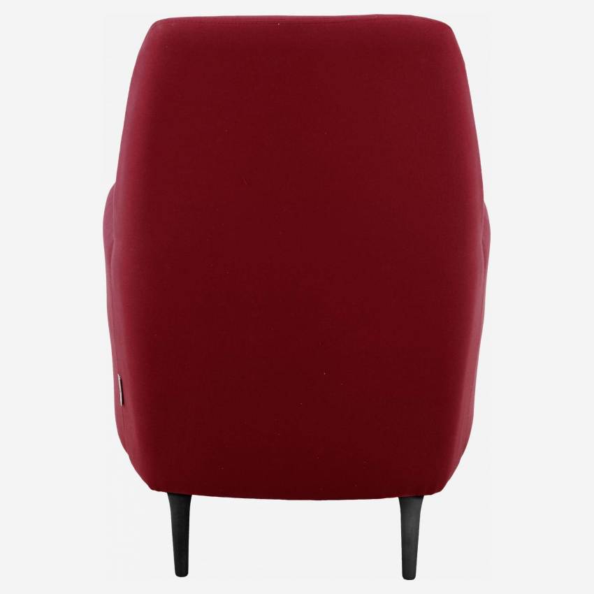 Sessel aus Stoff, rot, dunkle Füße