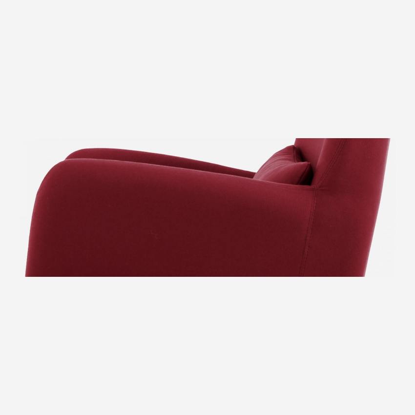 Sessel aus Stoff, rot, dunkle Füße