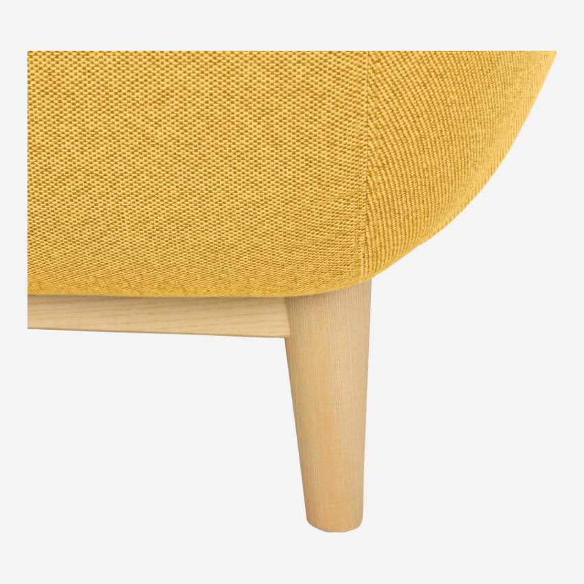 Sessel aus gelbem Stoff - Design by Adrien Carvès