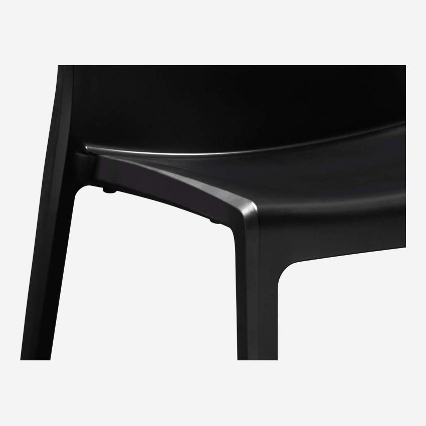 Cadeira em polipropileno e fibra de vidro - Preto