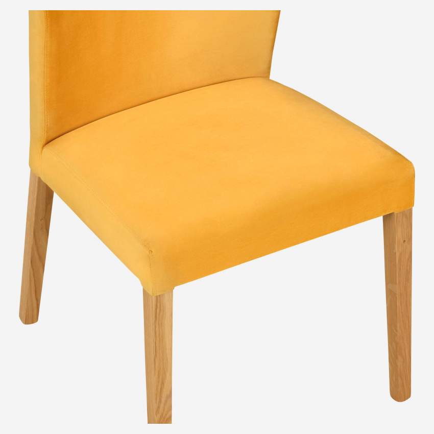 Cadeira de veludo - Amarelo - Pés de carvalho