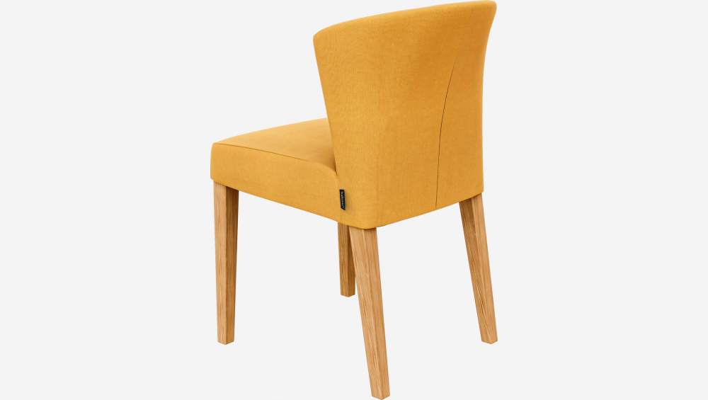 Cadeira de tecido - Amarelo - Pés de carvalho