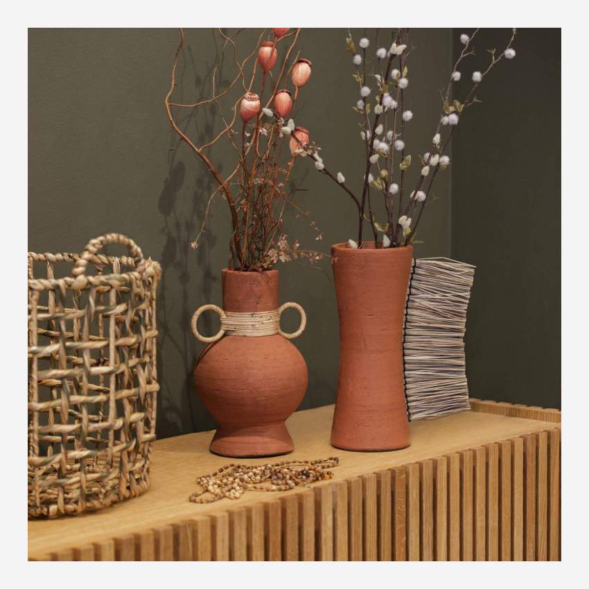 Vase aus Terrakotta und Mendong-Gras - 28,5 cm - Dunkelrot