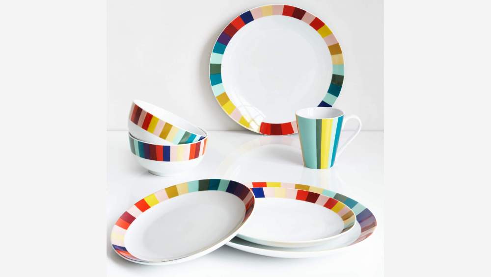 Lote de 4 pratos de sobremesa em porcelana – 20,5 cm – Multicolor