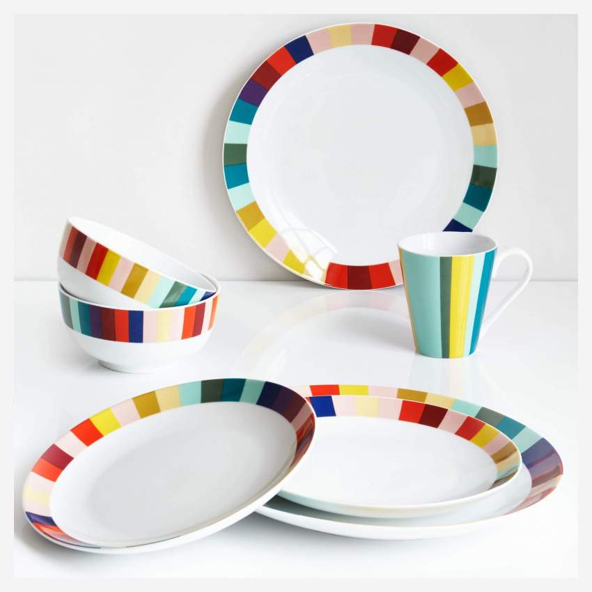 Lote de 4 pratos de sobremesa em porcelana – 20,5 cm – Multicolor