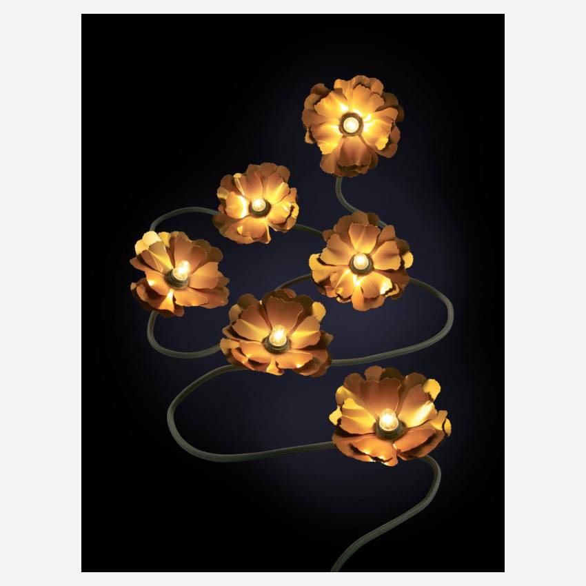 LED-Lichterkette mit 6 Blumen aus Metall und Stoff - grün und goldfarben