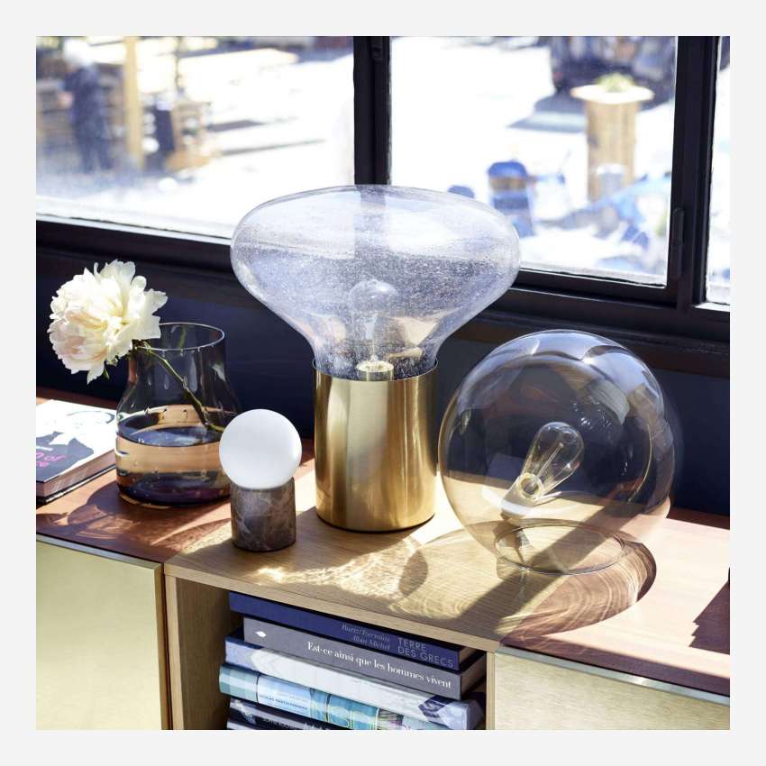 Lámpara de mesa de vidrio