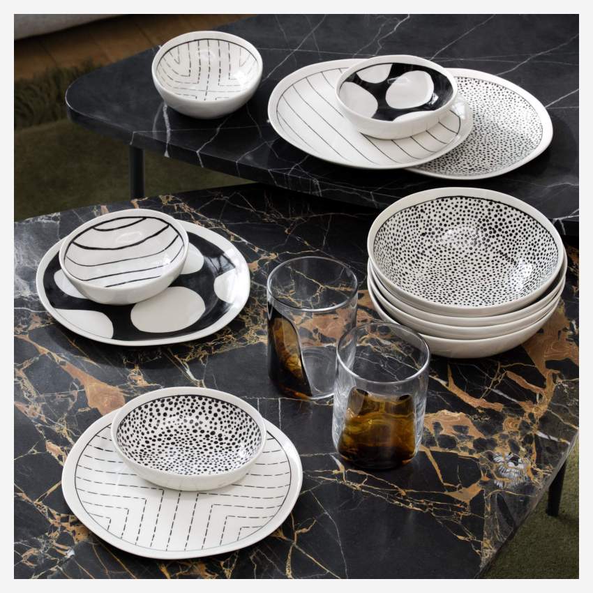Set van 4 kommen van aardewerk - 17,5 cm - Zwart-wit patroon