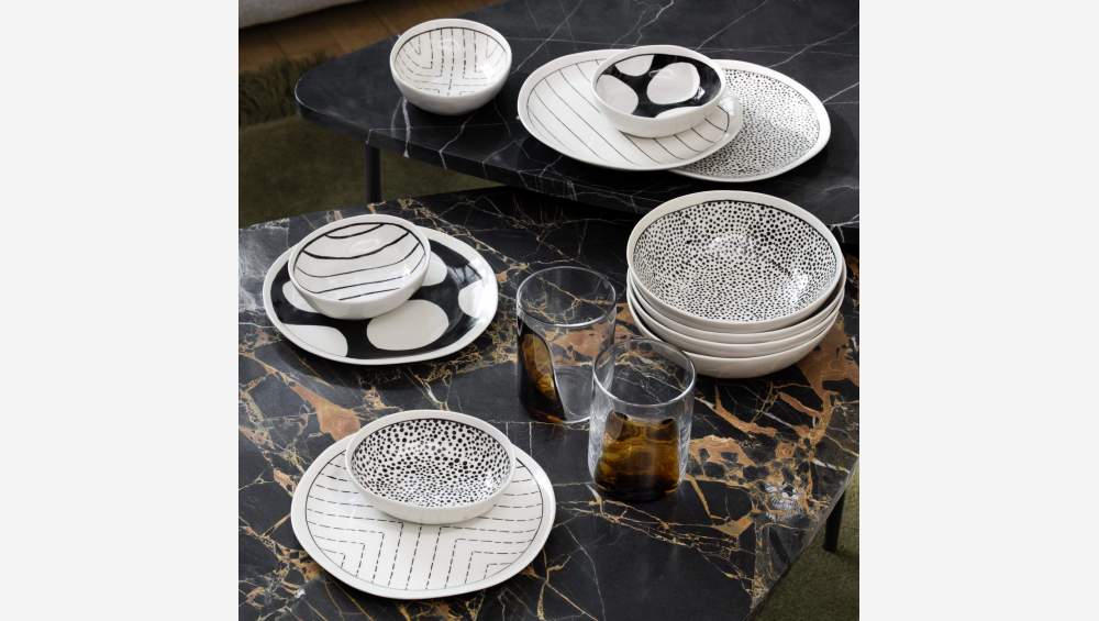 Set di 4 piatti da dessert in arenaria - 20 cm - Motivo bianco e nero