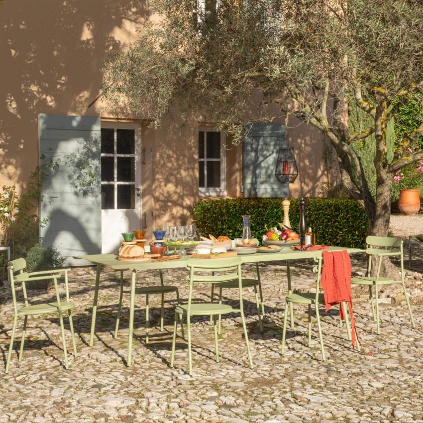 Gartenstuhl mit Armlehnen aus Stahl – Lindgrün - Design des Studios Brichet-Ziegler