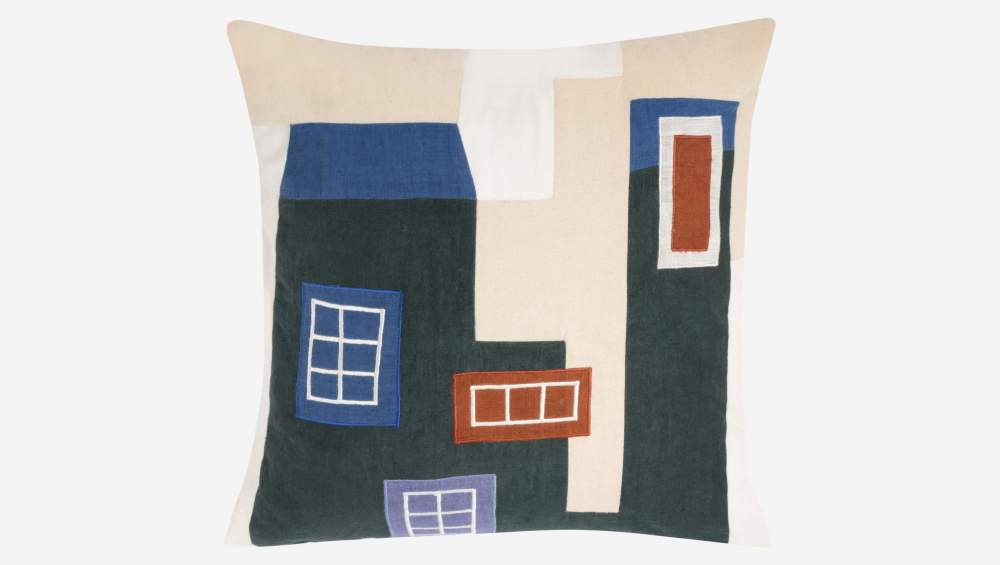 Coussin brodé en coton - 45 x 45 cm - Motif maison - Design by Floriane Jacques