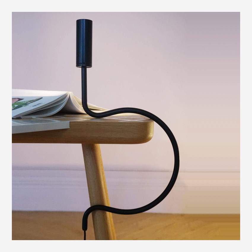 Lampe en acier - Design by Nathalie Dewez pour Designerbox