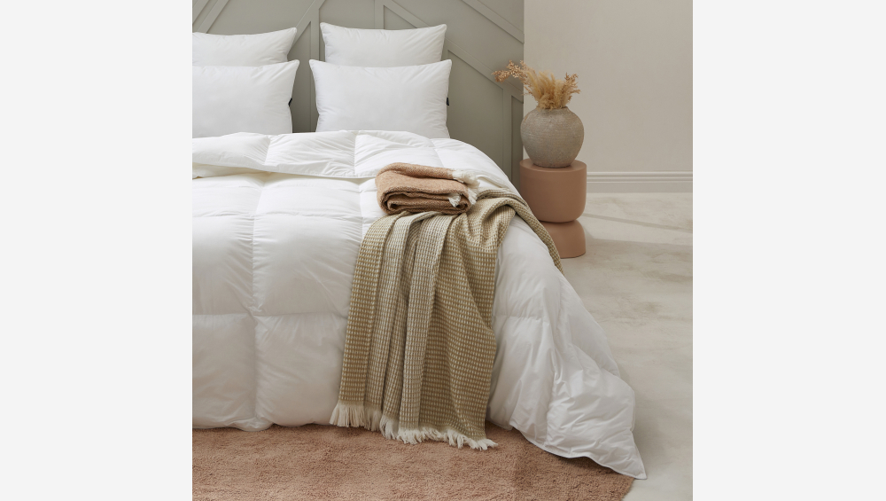 Couette chaude en synthétique - 350 g/m² - 240 x 220 cm