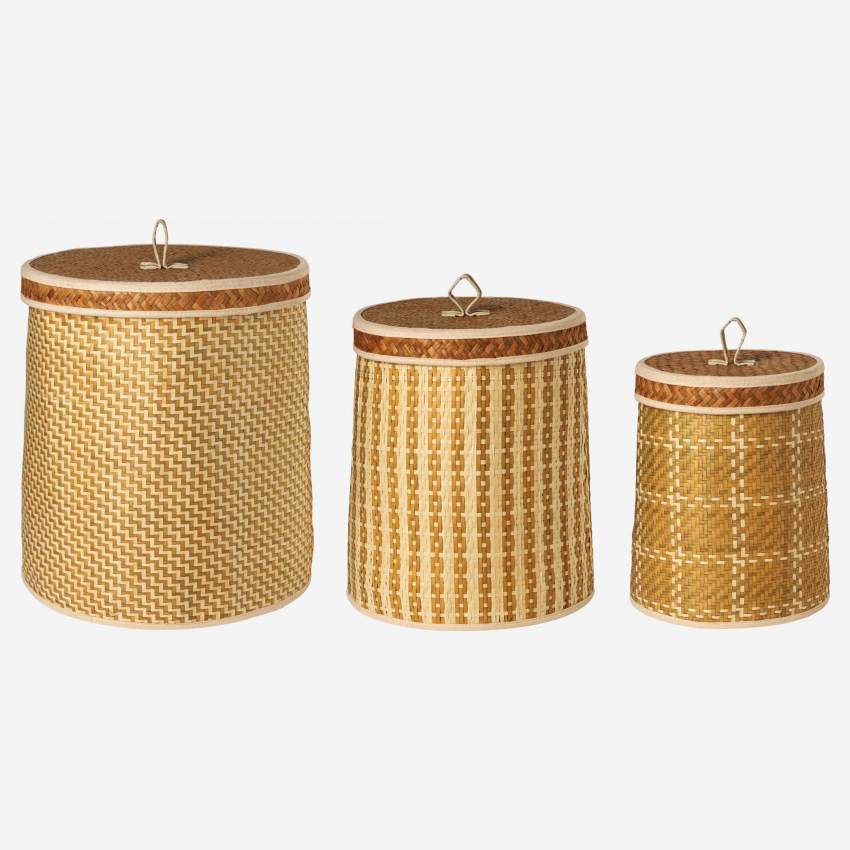 Conjunto de 3 cestos redondos com tampa em folhas de palmeira - Com padrão