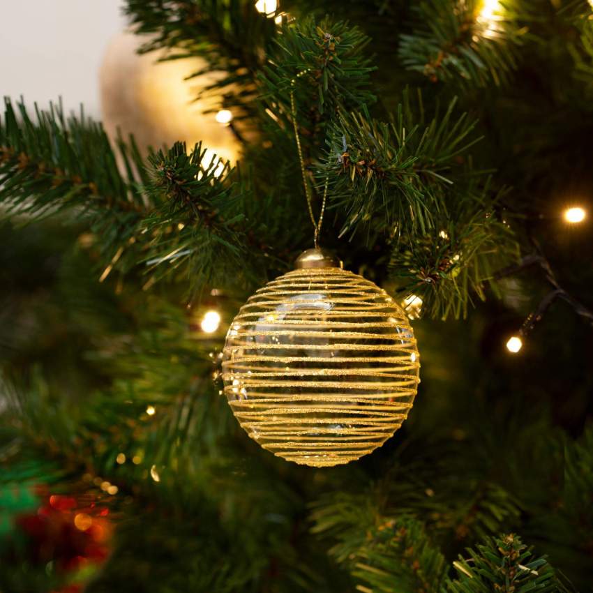 Bola de Navidad con rayas doradas 