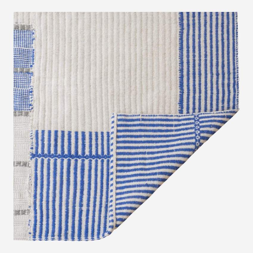 Tapete tecido à mão - 170 x 240 cm - Azul - Design by Floriane Jacques