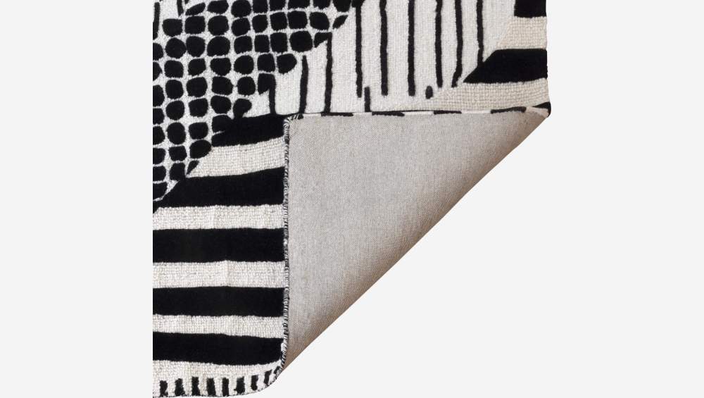 Tappeto in lana trapuntato a mano - 170 x 240 cm - Bianco e nero - Disegnato da Floriane Jacques